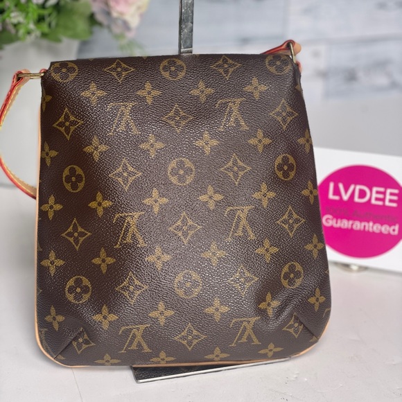 LOUIS VUITTON Musette Tango Bag - Picture 3 of 16